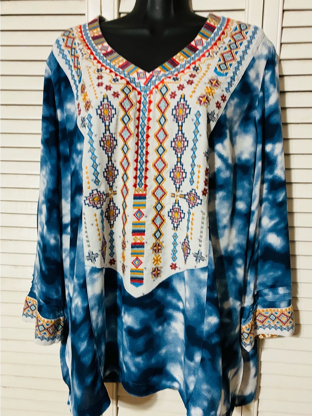 John Mark Lg Boho Embroidered Blue Tie-Dye V-Neck Women's Top